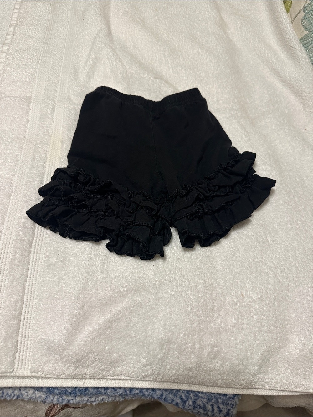 Slowera toddler girls ruffled shorts black size 2-3T